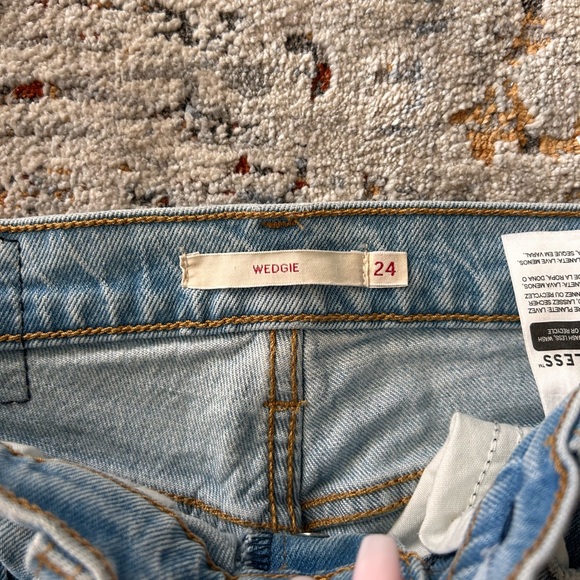 Levi’s wedgie jeans - Picture 2 of 2